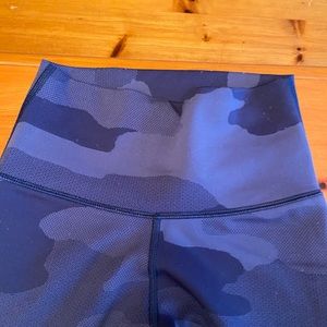 Navy blue camo leggings